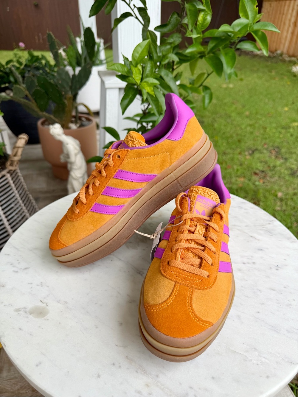 adidas 🧡💜Gazelle💜🧡 Brand New 🧡💜Orange Suede Sneakers with Pink Stripe